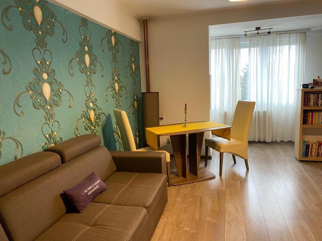 Apartamento Central Cosy Apart Oradea Exterior foto